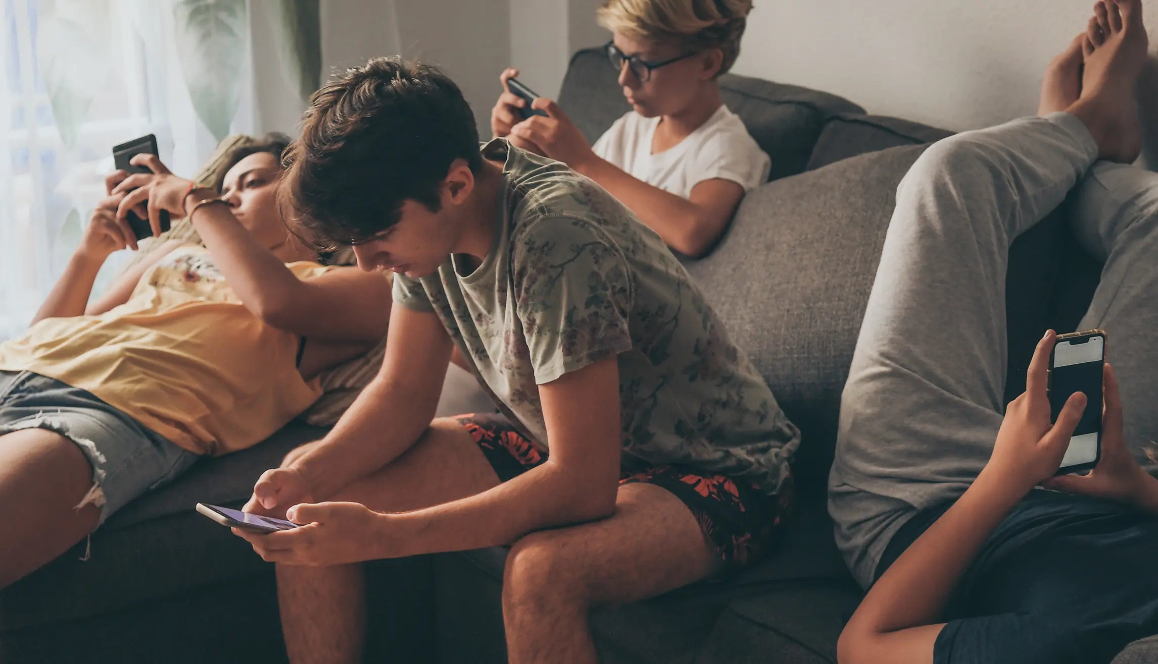 Nowoczesne uzależnienia i używki: Wpływ na długość życia